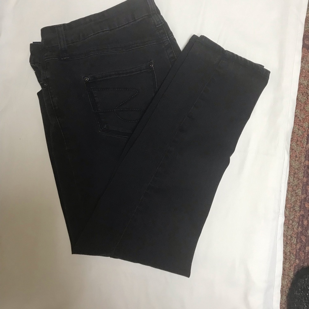 SEVEN 7 SKINNY JEANS DISTRESSED BLACK 16W NEVER WORN